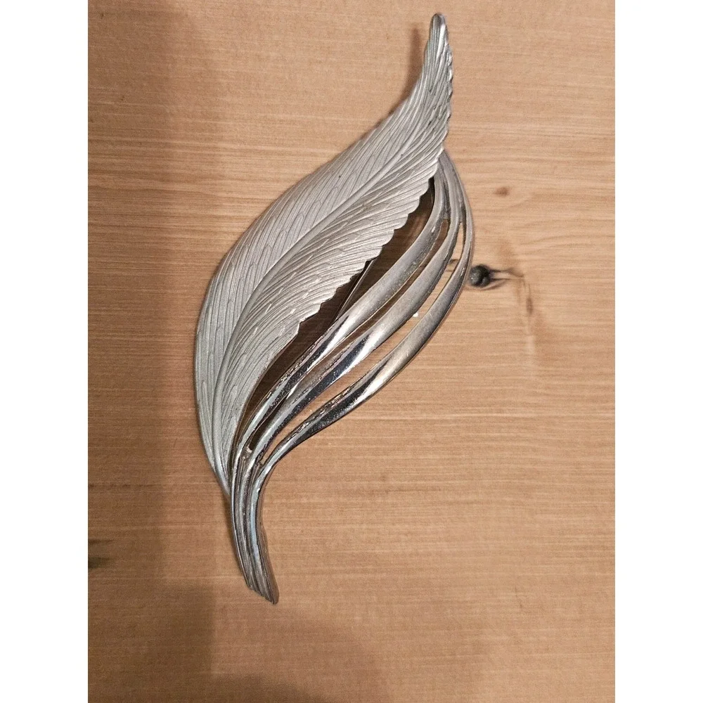 Vintage Silver Tone Large Leaf Textured Brooch Pin Fall‎ Jewelry